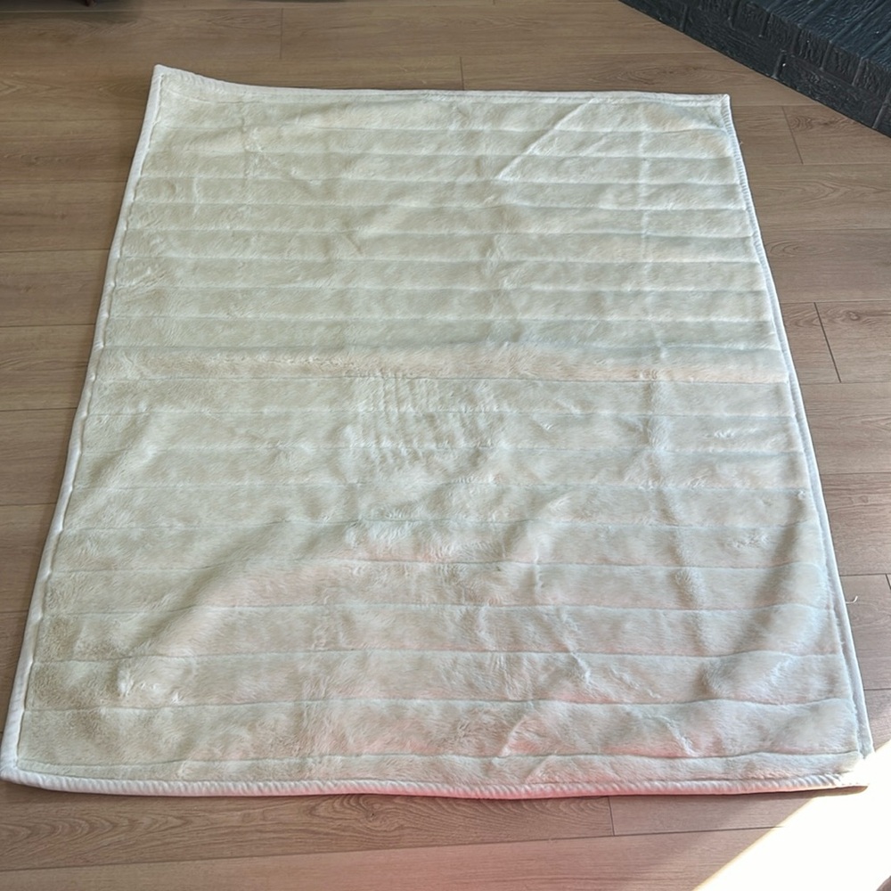 Pottery Barn Faux Mink Blanket 50x60